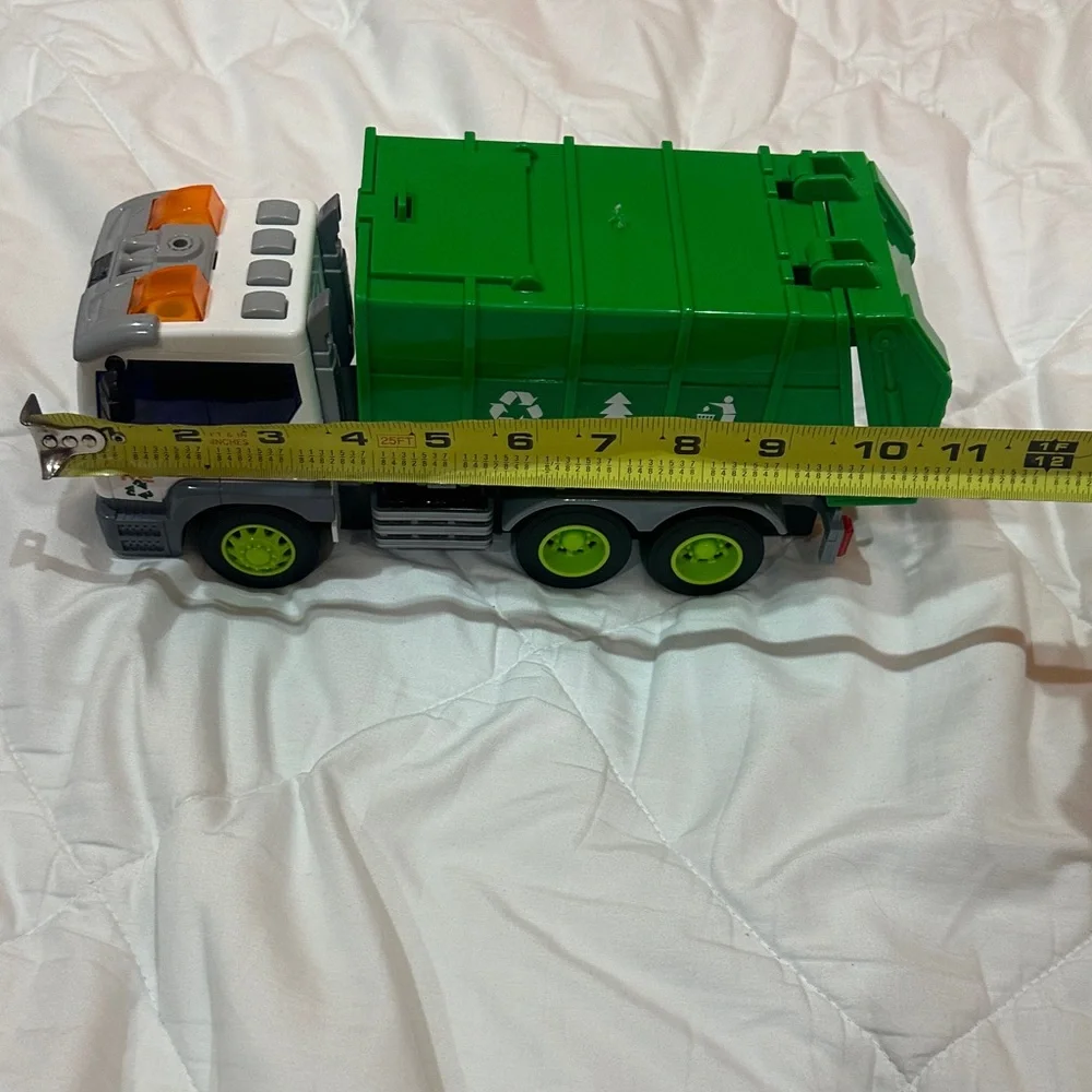 NEW Green and White Toy Garbage Truck - Picture 7 of 9